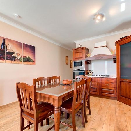 Modern Seaside 2 Bedroom Penthouse With Sea Views St. Paul's Bay Exteriör bild