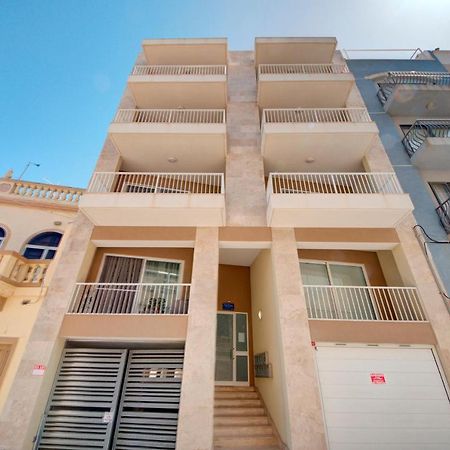 Modern Seaside 2 Bedroom Penthouse With Sea Views St. Paul's Bay Exteriör bild