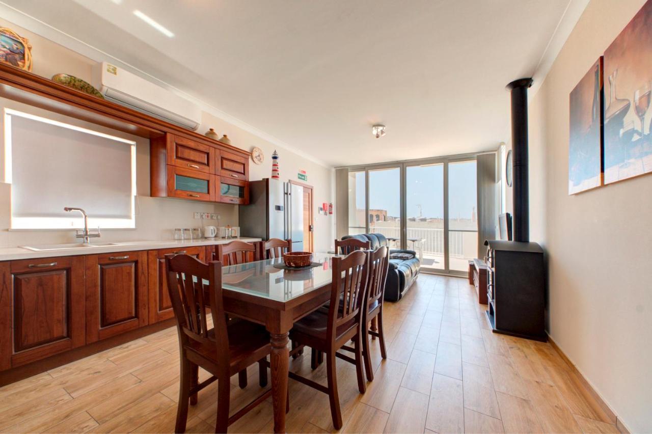 Modern Seaside 2 Bedroom Penthouse With Sea Views St. Paul's Bay Exteriör bild