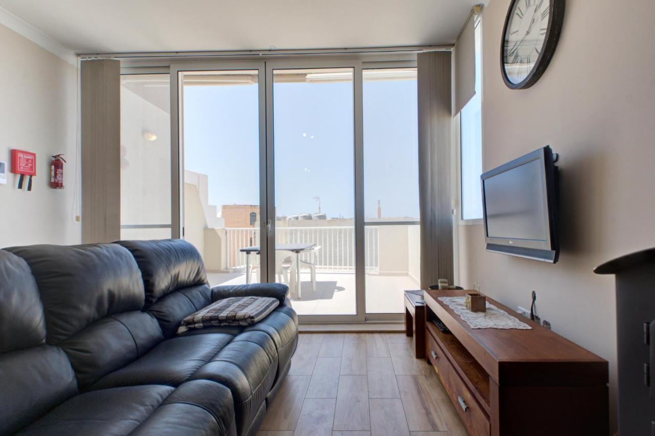 Modern Seaside 2 Bedroom Penthouse With Sea Views St. Paul's Bay Exteriör bild