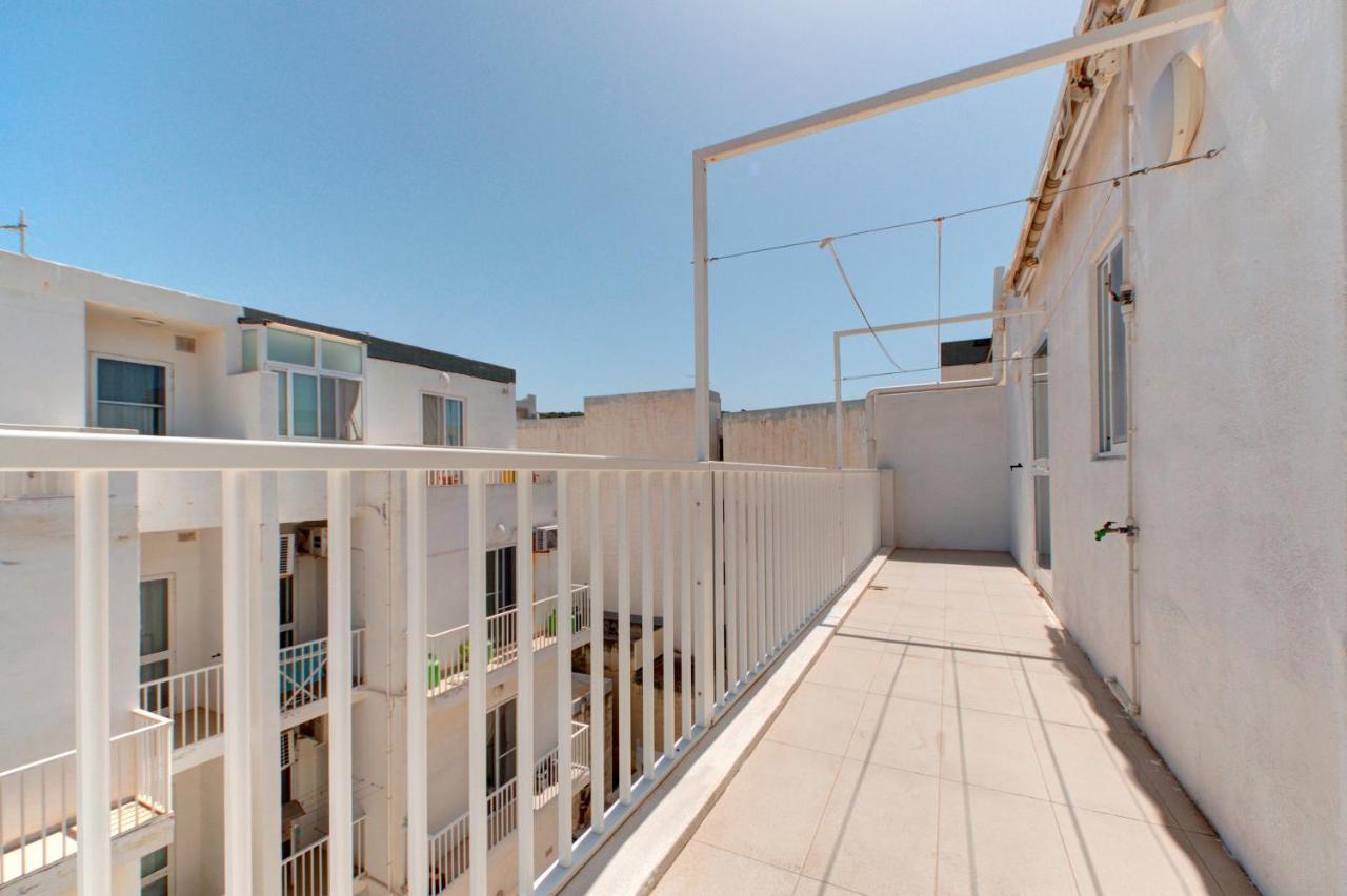Modern Seaside 2 Bedroom Penthouse With Sea Views St. Paul's Bay Exteriör bild