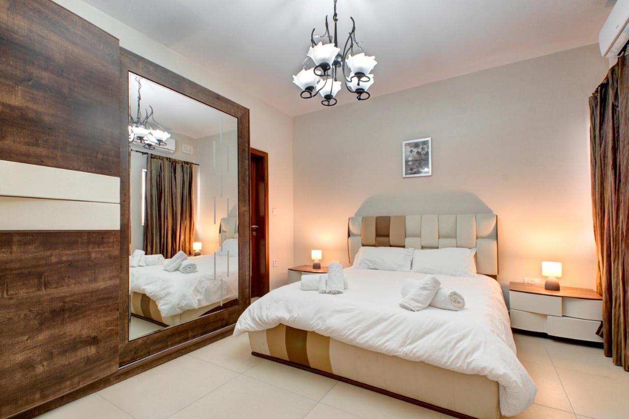 Modern Seaside 2 Bedroom Penthouse With Sea Views St. Paul's Bay Exteriör bild