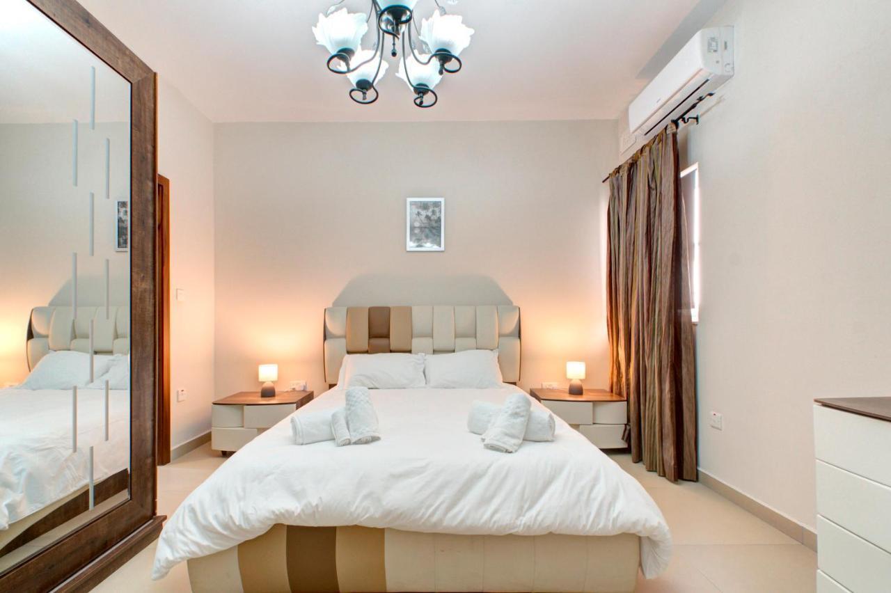 Modern Seaside 2 Bedroom Penthouse With Sea Views St. Paul's Bay Exteriör bild